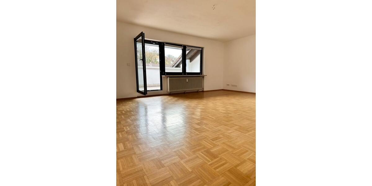 Dachgeschoßwohnung Altdorf - 3.5 Zimmer, 99 m&sup2;, 1.250&euro; | Angebot:25930179
