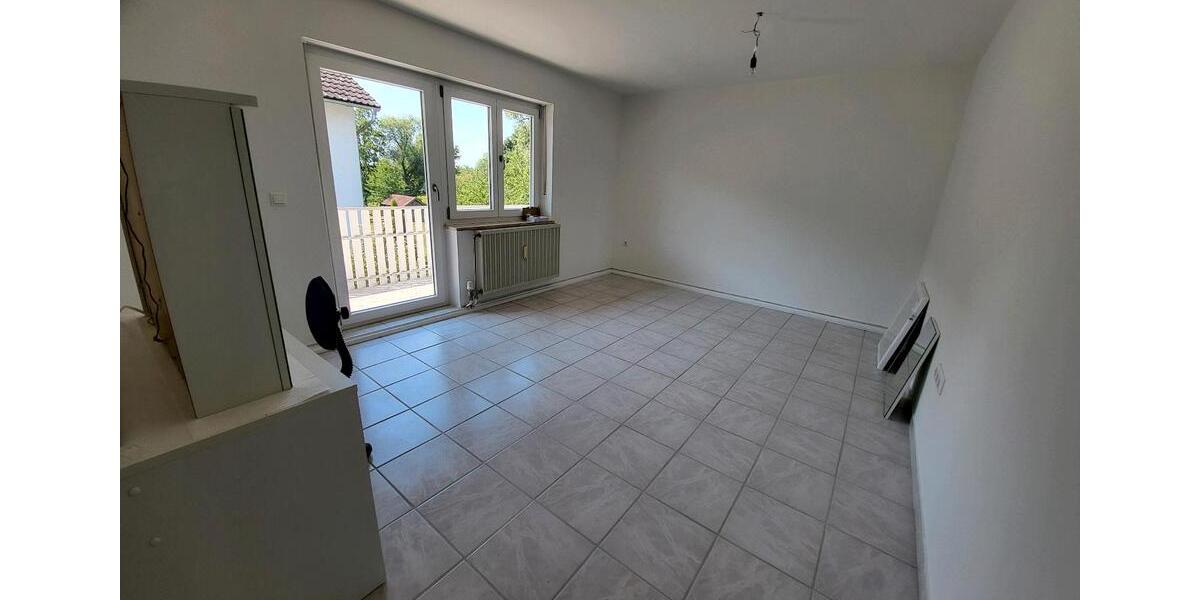 Etagenwohnung Moosthenning - 4 Zimmer, 130 m&sup2;, 1.250&euro; | Angebot:26630175