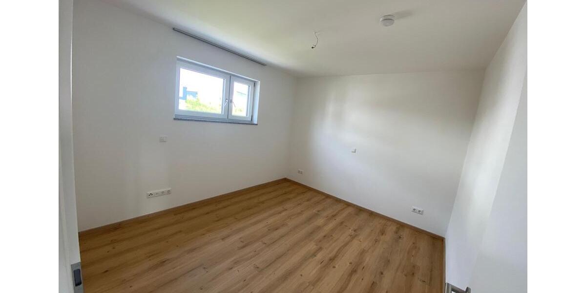 Einfamilienhaus Adlkofen - 4.5 Zimmer, 165 m&sup2;, 1.890&euro; | Angebot:26635818