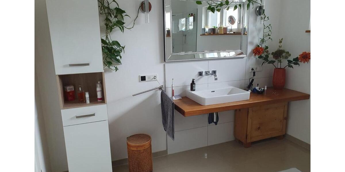 Etagenwohnung Hohenpolding - 3 Zimmer, 160 m&sup2;, 1.350&euro; | Angebot:26019941