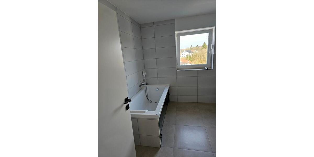 Etagenwohnung Rottenburg an der Laaber - 4 Zimmer, 116 m&sup2;, 1.330&euro; | Angebot:24774584