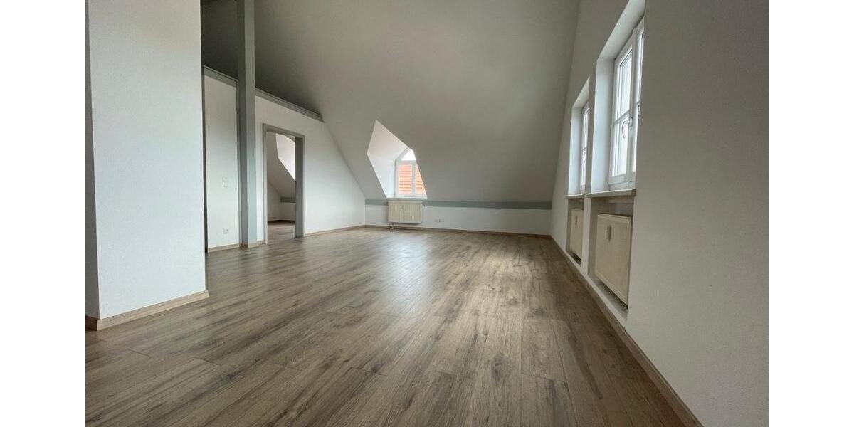 Dachgeschoßwohnung Geisenhausen - 2 Zimmer, 75 m&sup2;, 800&euro; | Angebot:25945300