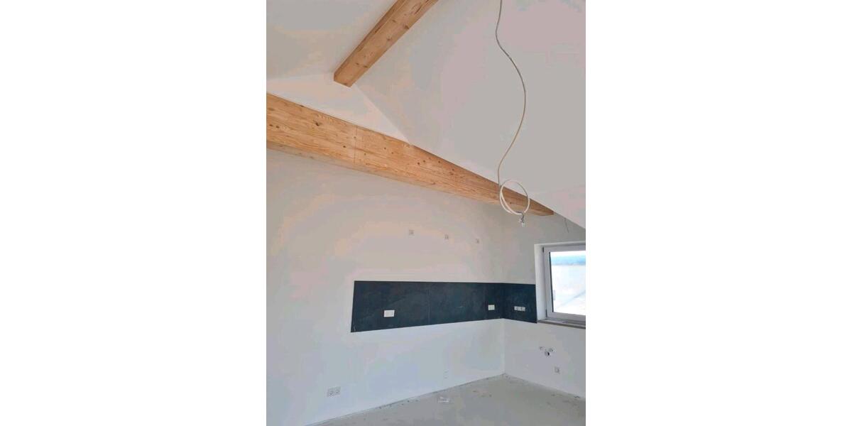 Dachgeschoßwohnung Niederviehbach - 3 Zimmer, 83 m&sup2;, 1.020&euro; | Angebot:25959653