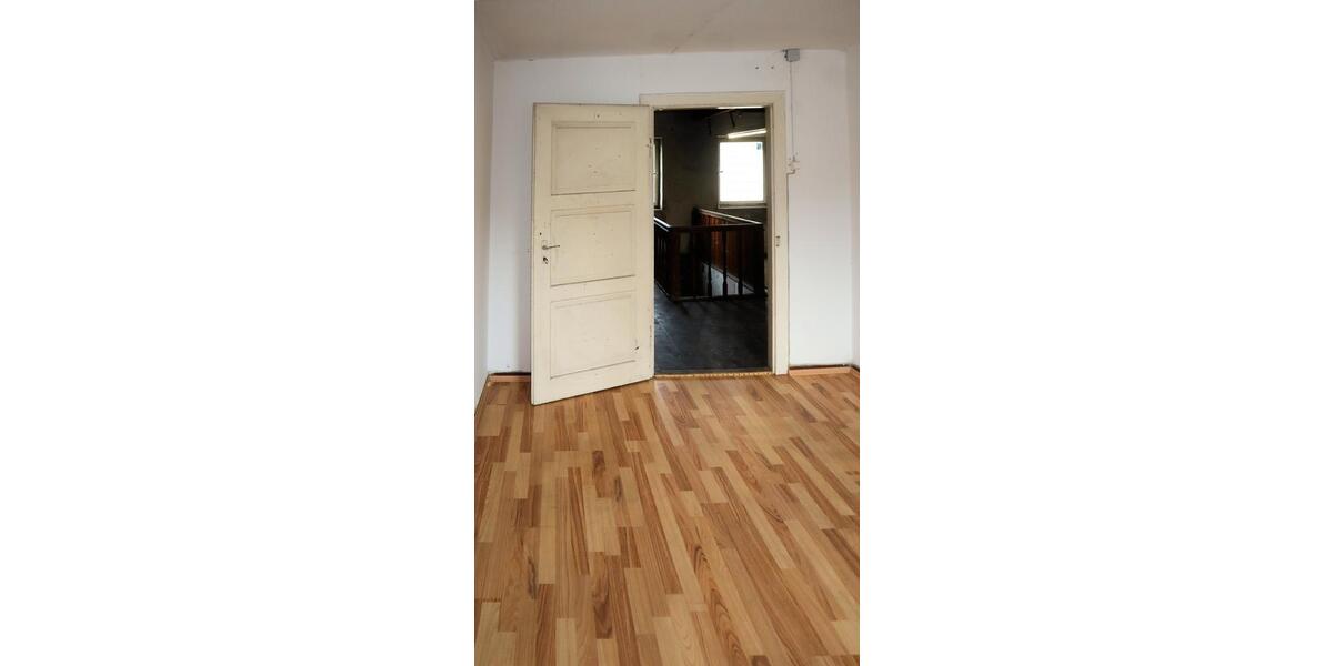 Einfamilienhaus Velden - 7 Zimmer, 140 m&sup2;, 1.300&euro; | Angebot:23660225