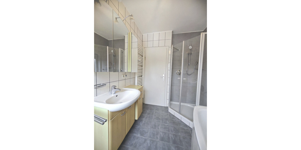 Etagenwohnung Dingolfing - 2 Zimmer, 62 m&sup2;, 750&euro; | Angebot:24536131