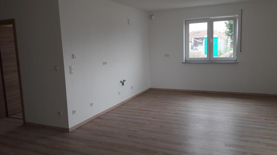 Etagenwohnung Mallersdorf-Pfaffenberg Pfaffenberg - 3 Zimmer, 80 m&sup2;, 850&euro; | Angebot:26006501