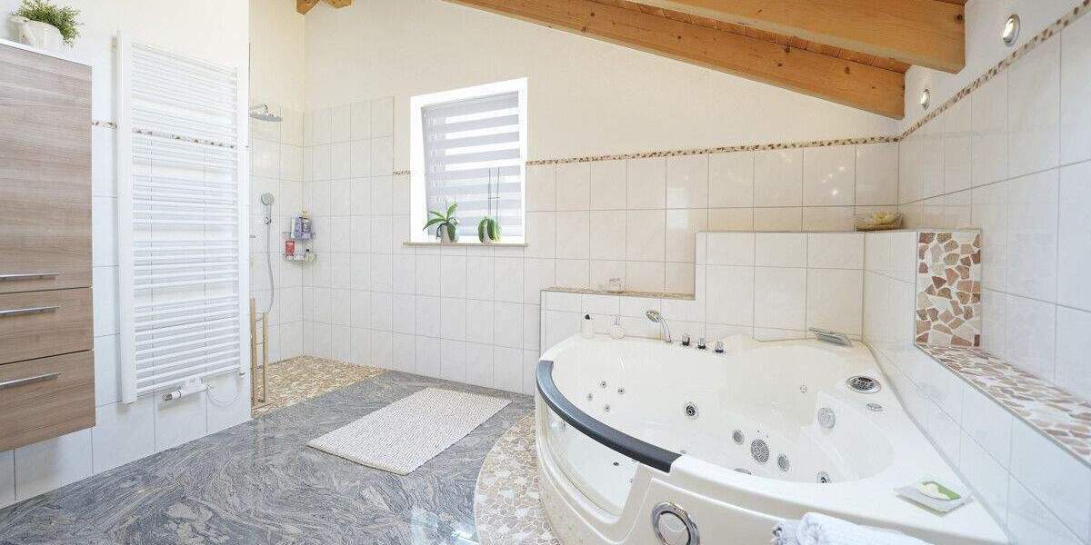 Einfamilienhaus Weihmichl Unterneuhausen - 7 Zimmer, 234 m&sup2;, 890.000&euro; | Angebot:25728111