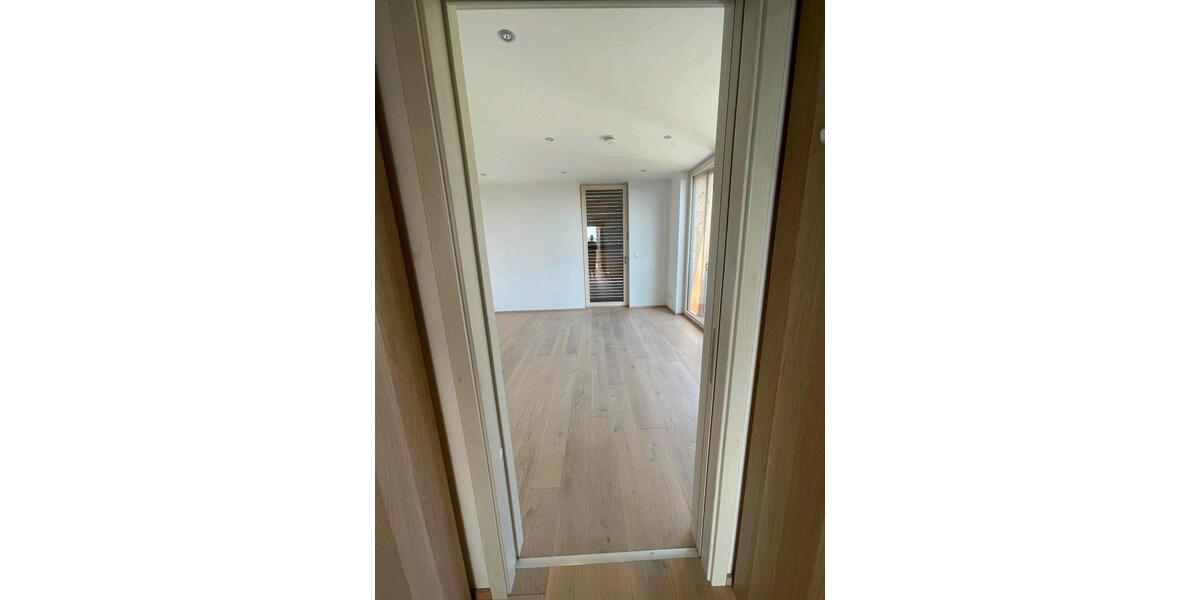 Einfamilienhaus Bruckberg - 3 Zimmer, 145 m&sup2;, 1.600&euro; | Angebot:26478221