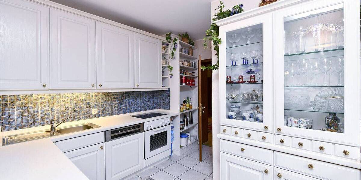 Einfamilienhaus Landshut Achdorf - 7 Zimmer, 350 m&sup2;, 1.150.000&euro; | Angebot:25743789