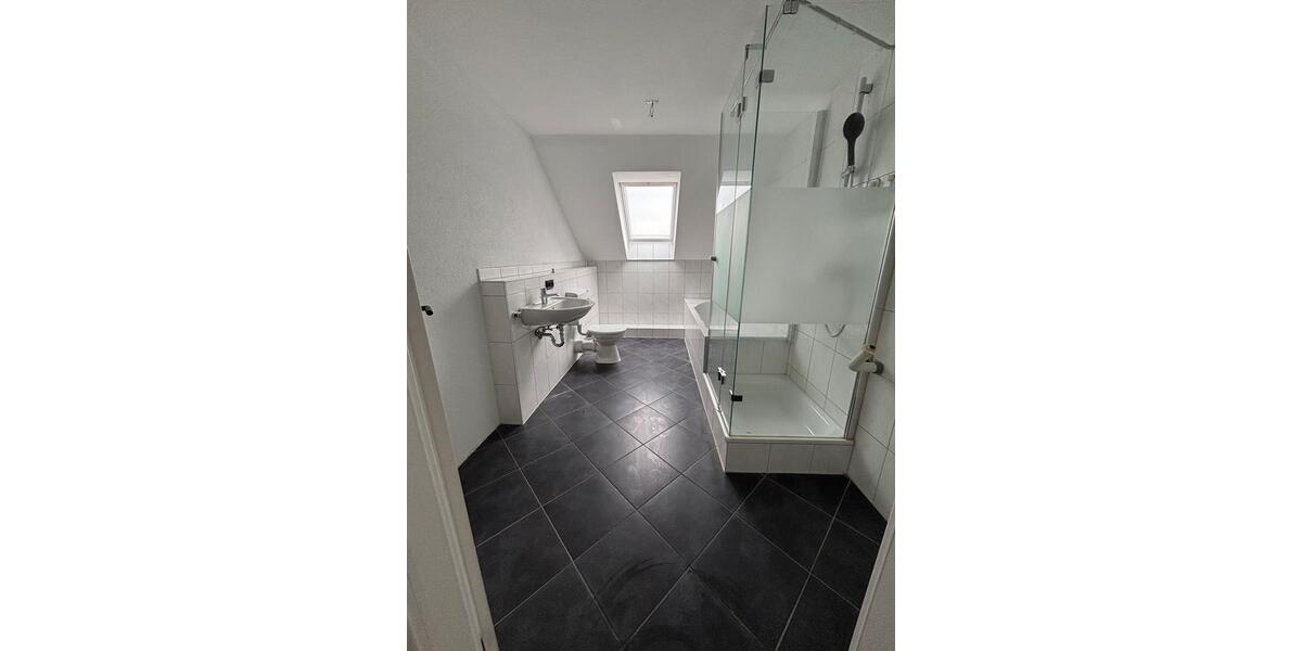 Dachgeschoßwohnung Pfeffenhausen - 2 Zimmer, 75 m&sup2;, 1.060&euro; | Angebot:25965989