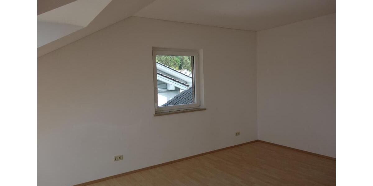Dachgeschoßwohnung Bruckberg - 4 Zimmer, 149 m&sup2;, 420.000&euro; | Angebot:26984630