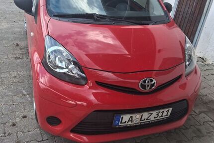 Toyota Aygo (X) 118.000 km 3.100 &euro; Adlkofen 84166