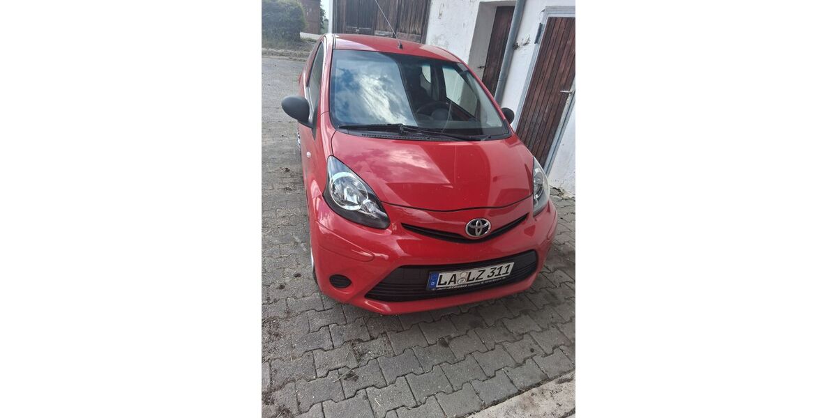 Toyota Aygo (X) 118.000 km 3.100 &euro; Adlkofen 84166