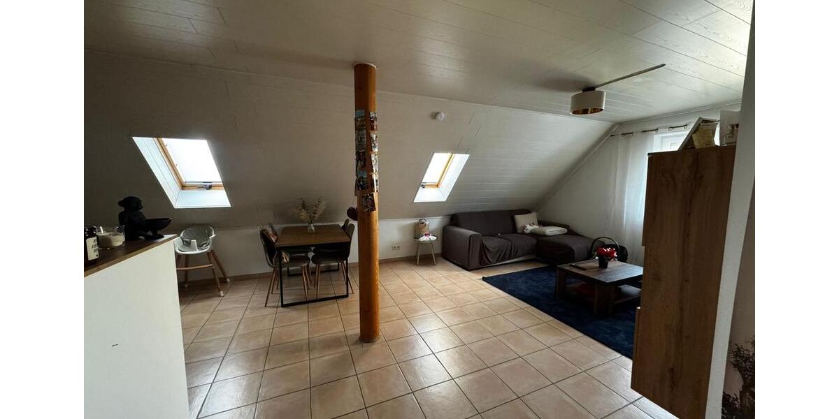 Dachgeschoßwohnung Dingolfing - 4.5 Zimmer, 110 m&sup2;, 1.300&euro; | Angebot:25936868