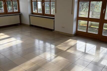 Haus Tiefenbach - 5 Zimmer, 160 m&sup2;, 1.640&euro; | Angebot:25991521