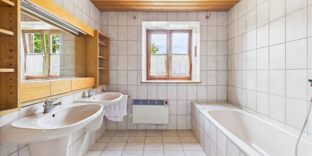 Einfamilienhaus Landshut Achdorf - 8 Zimmer, 200 m&sup2;, 995.000&euro; | Angebot:25695131