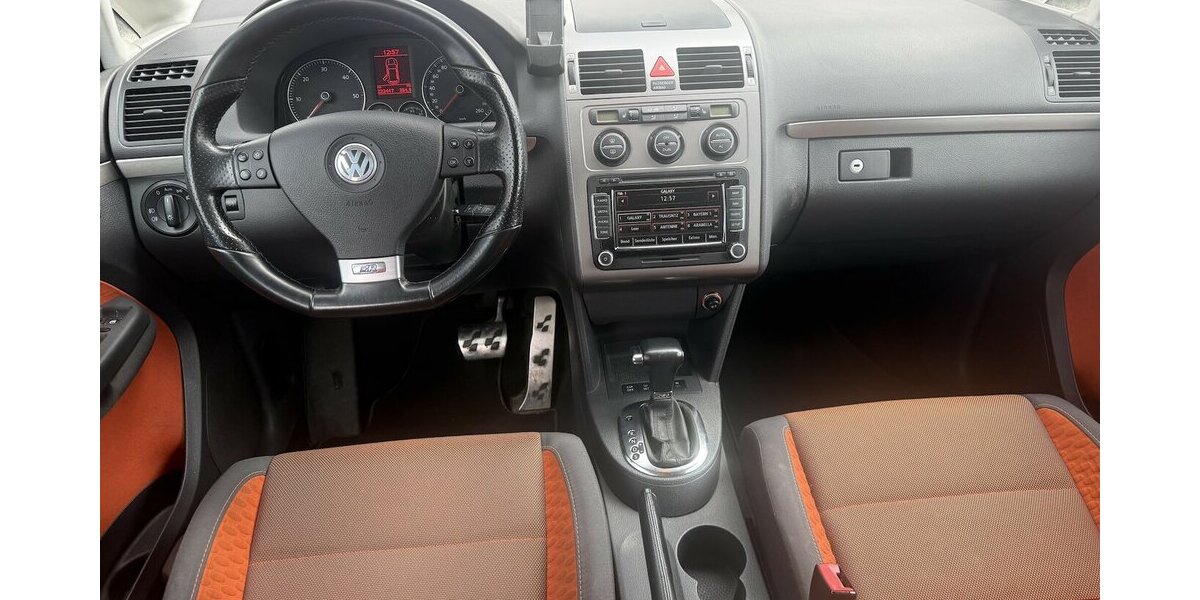 VW Touran 2.0 TDI DSG R-Line Edition Xenon Navi 223.500 km 7.500 &euro; Altdorf 84032