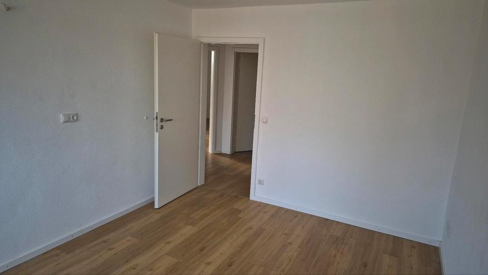 Erdgeschoßwohnung Kirchberg - 4 Zimmer, 95 m&sup2;, 1.050&euro; | Angebot:25350144