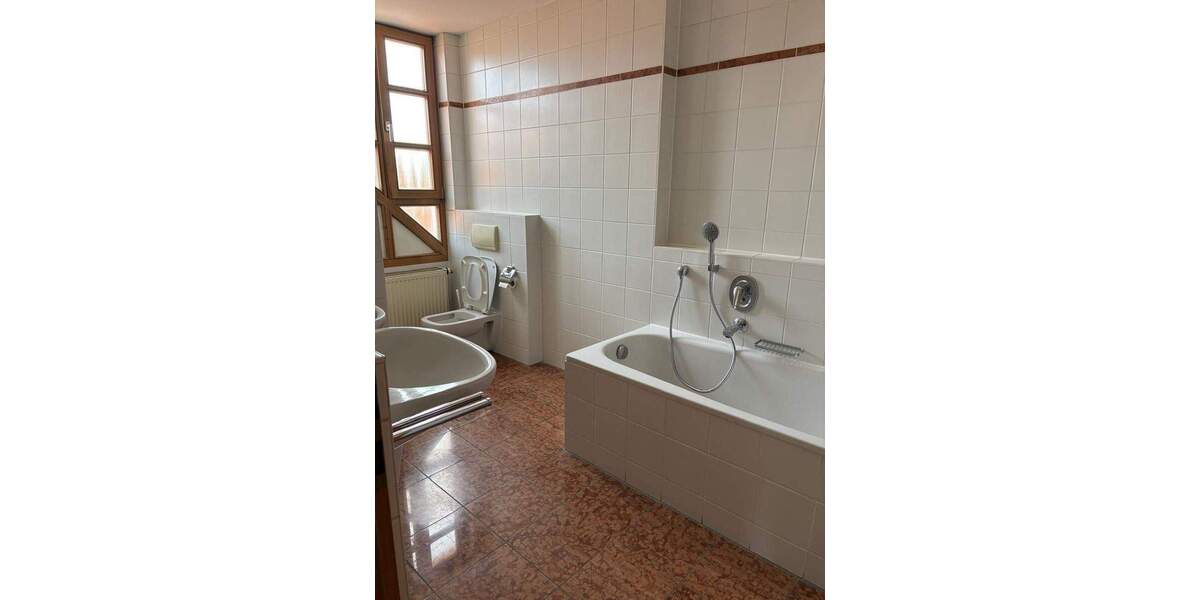 Einfamilienhaus Tiefenbach - 5 Zimmer, 160 m&sup2;, 1.600&euro; | Angebot:25815953