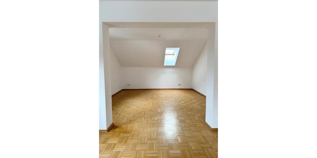 Dachgeschoßwohnung Kumhausen - 3.5 Zimmer, 99 m&sup2;, 1.250&euro; | Angebot:25936221