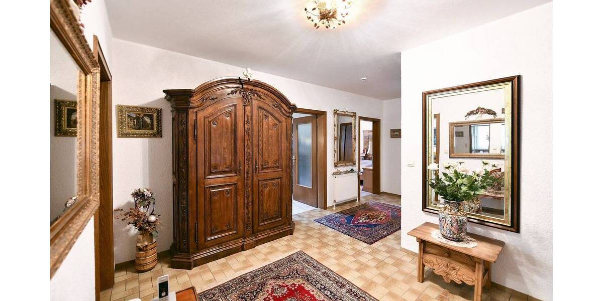 Einfamilienhaus Landshut Achdorf - 7 Zimmer, 350 m&sup2;, 1.150.000&euro; | Angebot:25743789