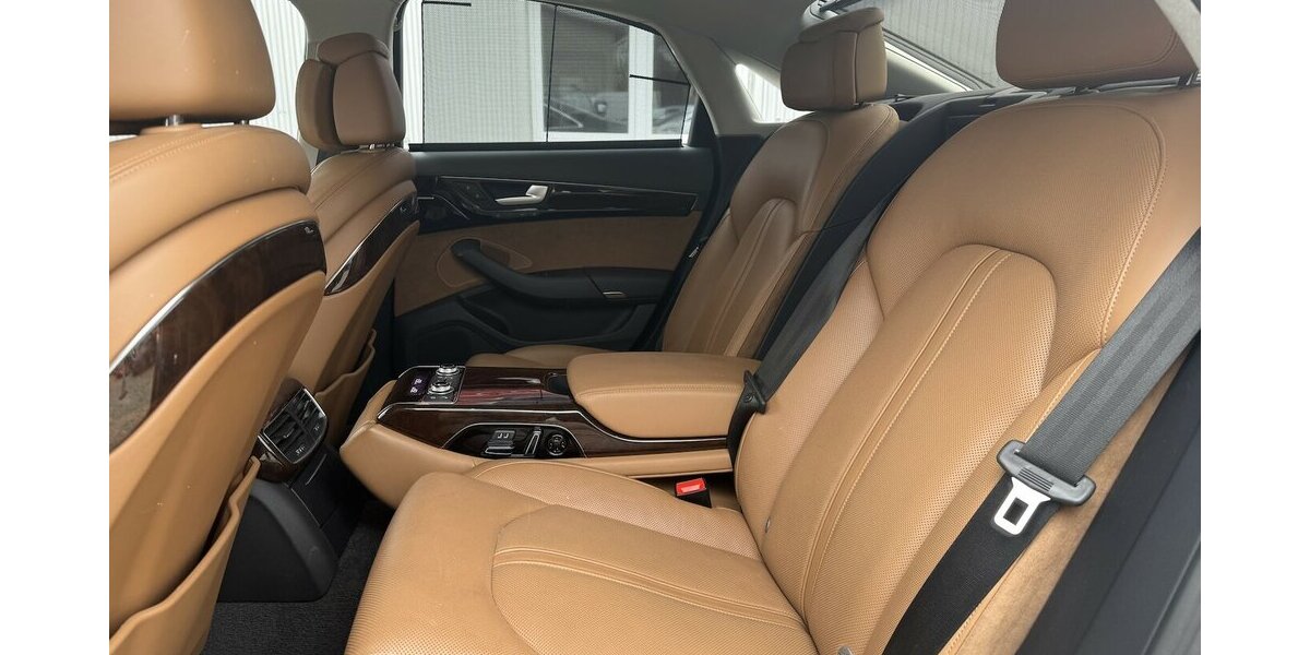 Audi A8 4.2 TDI EXCLUSIVE MATRIX 360°KAMERA MASSAGE 173.600 km 25.980 &euro; Altdorf 84032