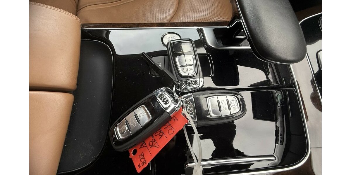 Audi A8 4.2 TDI EXCLUSIVE MATRIX 360°KAMERA MASSAGE 173.600 km 25.980 &euro; Altdorf 84032