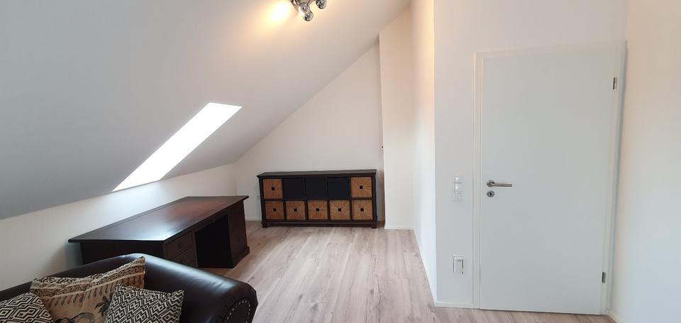 Dachgeschoßwohnung Altdorf - 2 Zimmer, 68 m&sup2;, 945&euro; | Angebot:15762121