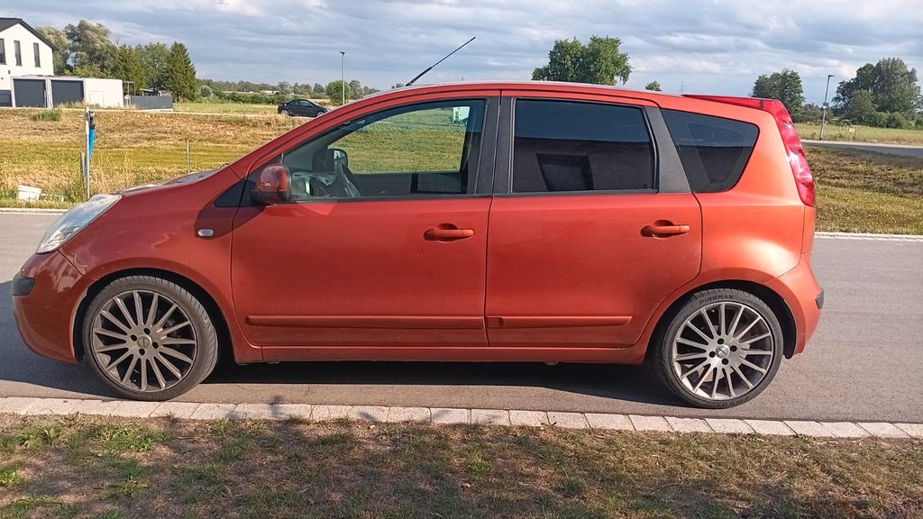 Nissan Note 214.035 km 1.500 &euro; Gaden 85462