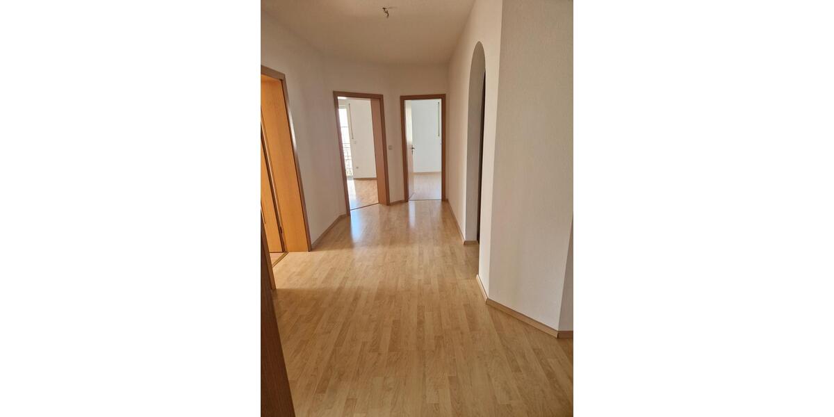 Etagenwohnung Essenbach - 3.5 Zimmer, 88 m&sup2;, 950&euro; | Angebot:26022259