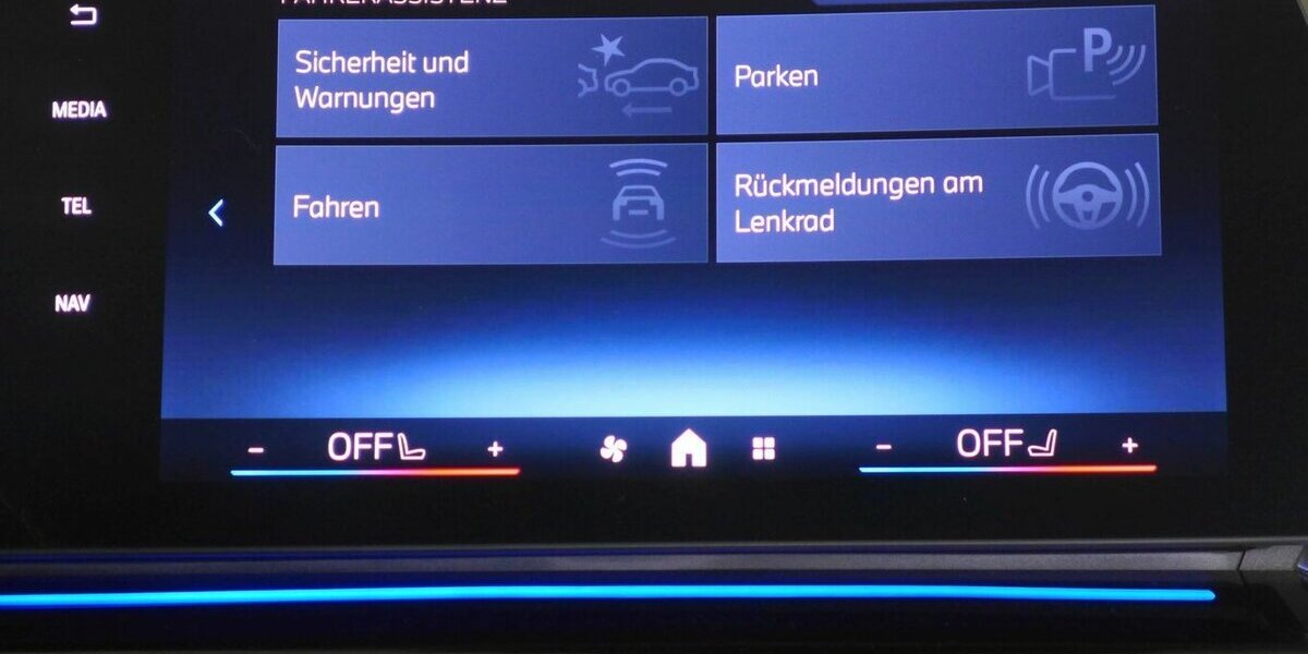 BMW 218 Active Tourer d MSport 360°AHK,HUD NP:56.540 20.798 km 32.590 &euro; Landshut 84030