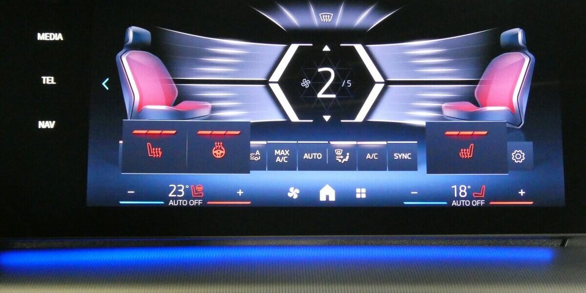 BMW 218 Active Tourer d MSport AHK,Pan.DachNP:56.830 21.998 km 32.590 &euro; Landshut 84030