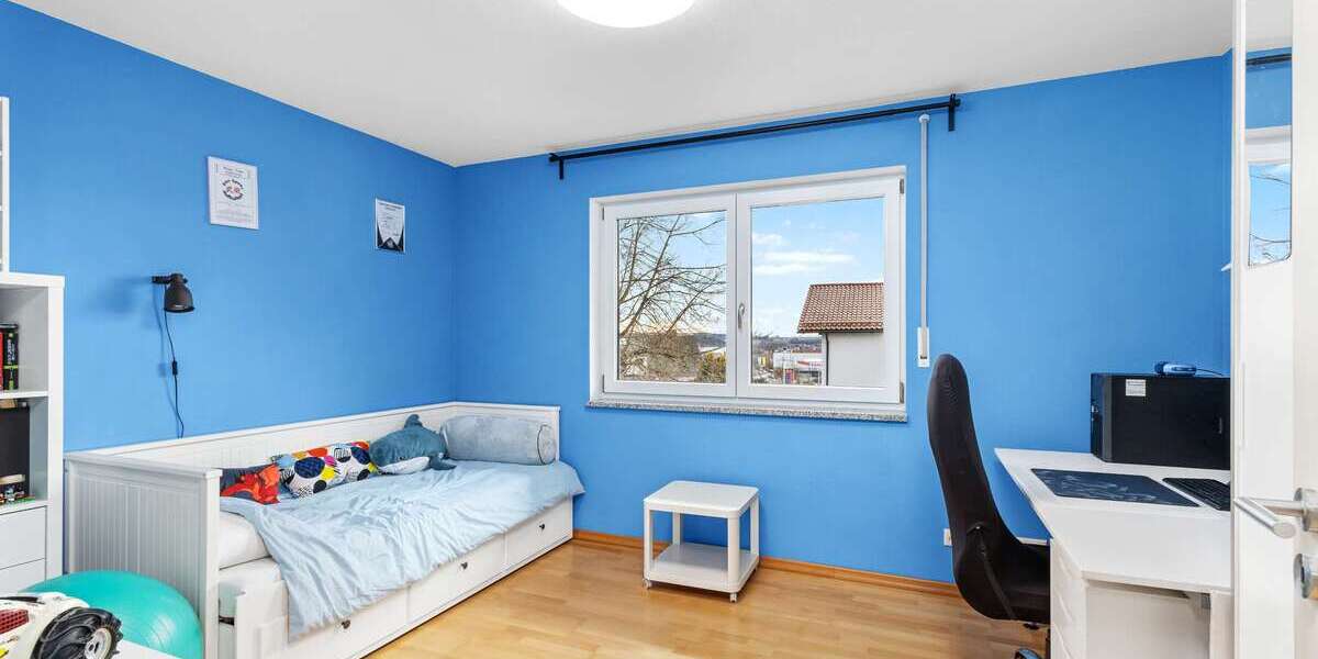 Neuwertige DHH in ruhiger Anliegerstraße | Kaminofen, Fußbodenheizung & Hobbyraum - Doppelhaushälfte Taufkirchen (Vils) | Angebot:22166188