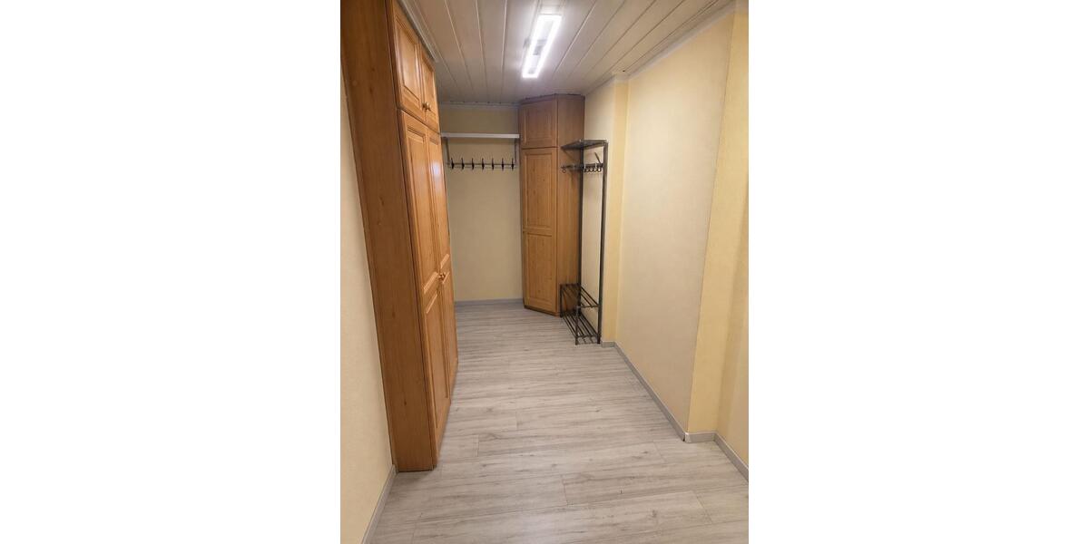 Etagenwohnung Mengkofen - 4 Zimmer, 100 m&sup2;, 900&euro; | Angebot:26626316