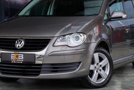 VW Touran 147.000 km 5.490 &euro; Ergolding 84030