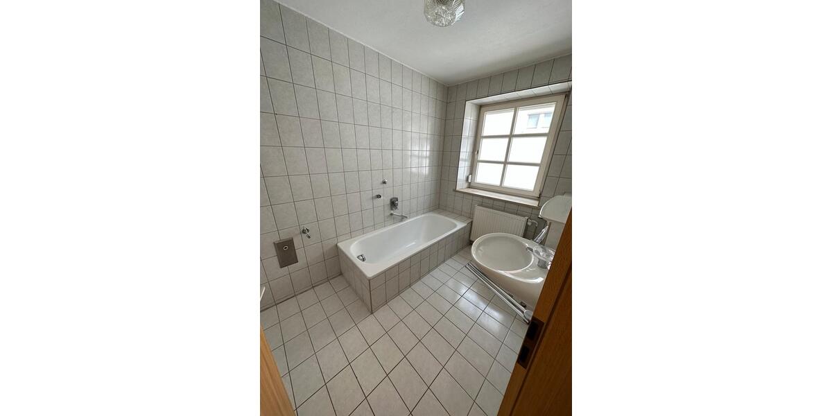 Etagenwohnung Rottenburg an der Laaber - 1 Zimmer, 40 m&sup2;, 550&euro; | Angebot:25790625