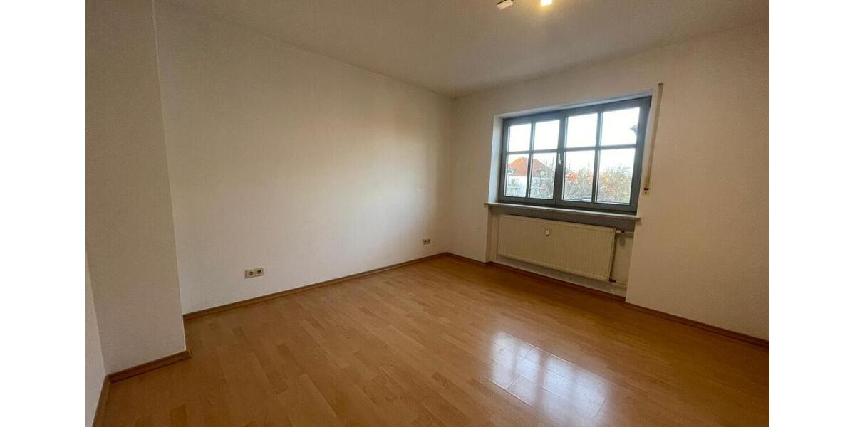 Etagenwohnung Vilsbiburg - 3 Zimmer, 76 m&sup2;, 690&euro; | Angebot:25655657