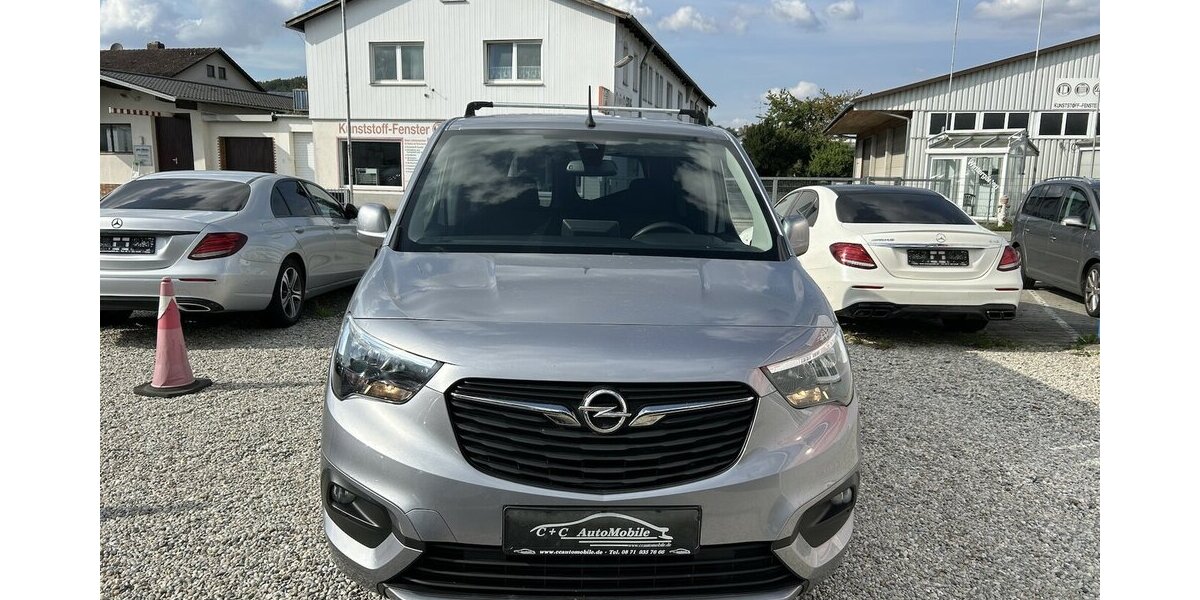 Opel Combo 1.2i Edition 1.HAND Tempomat DAB PDC 54.200 km 15.850 &euro; Altdorf 84032