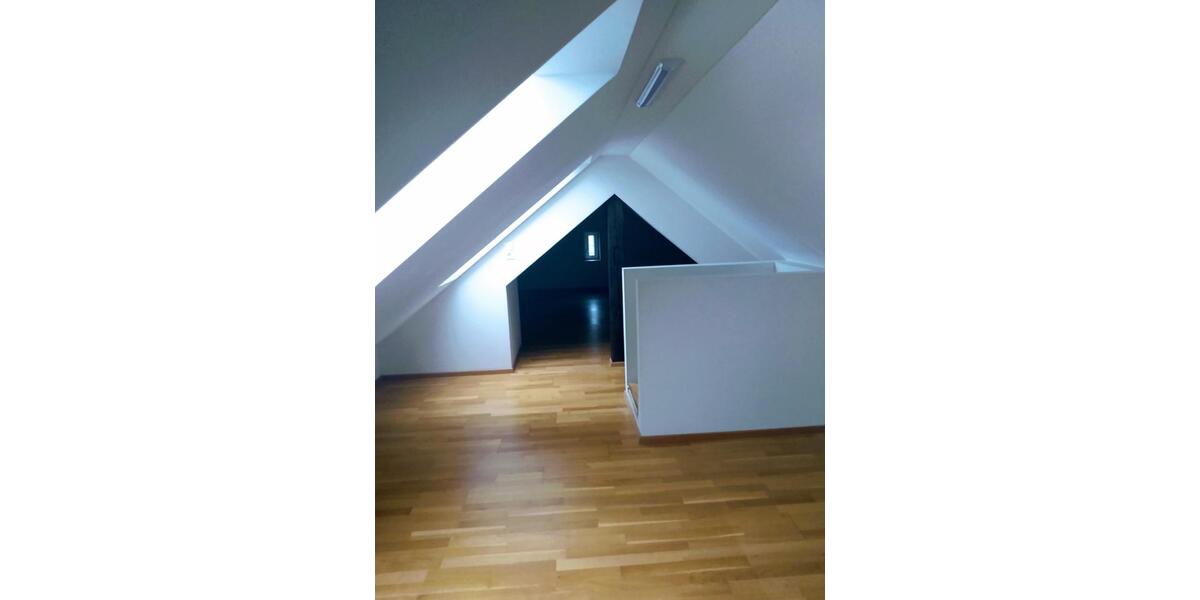 Dachgeschoßwohnung Rottenburg an der Laaber - 3 Zimmer, 90 m&sup2;, 930&euro; | Angebot:25365843